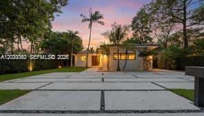 550 S Shore Dr, Miami Beach FL 33141