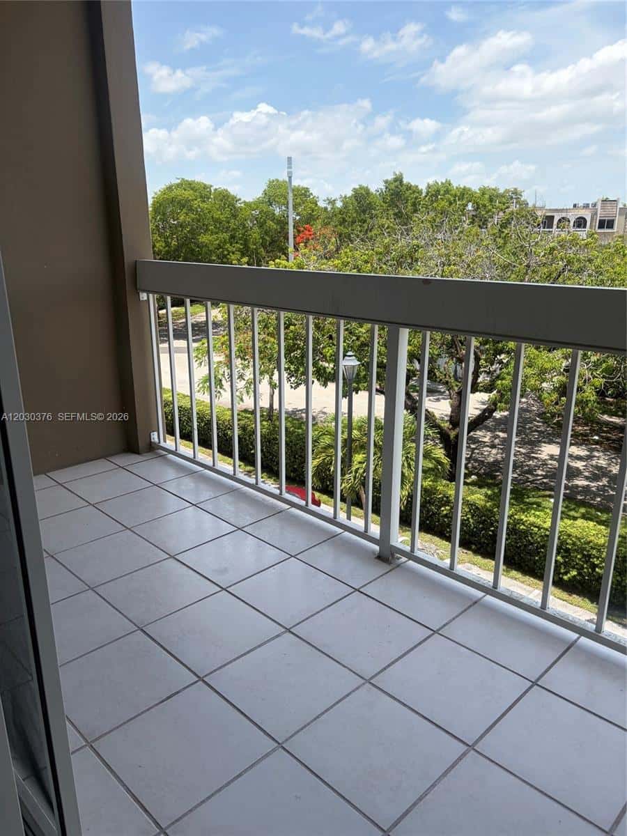 7732 Camino Real # 404, Miami FL 33143