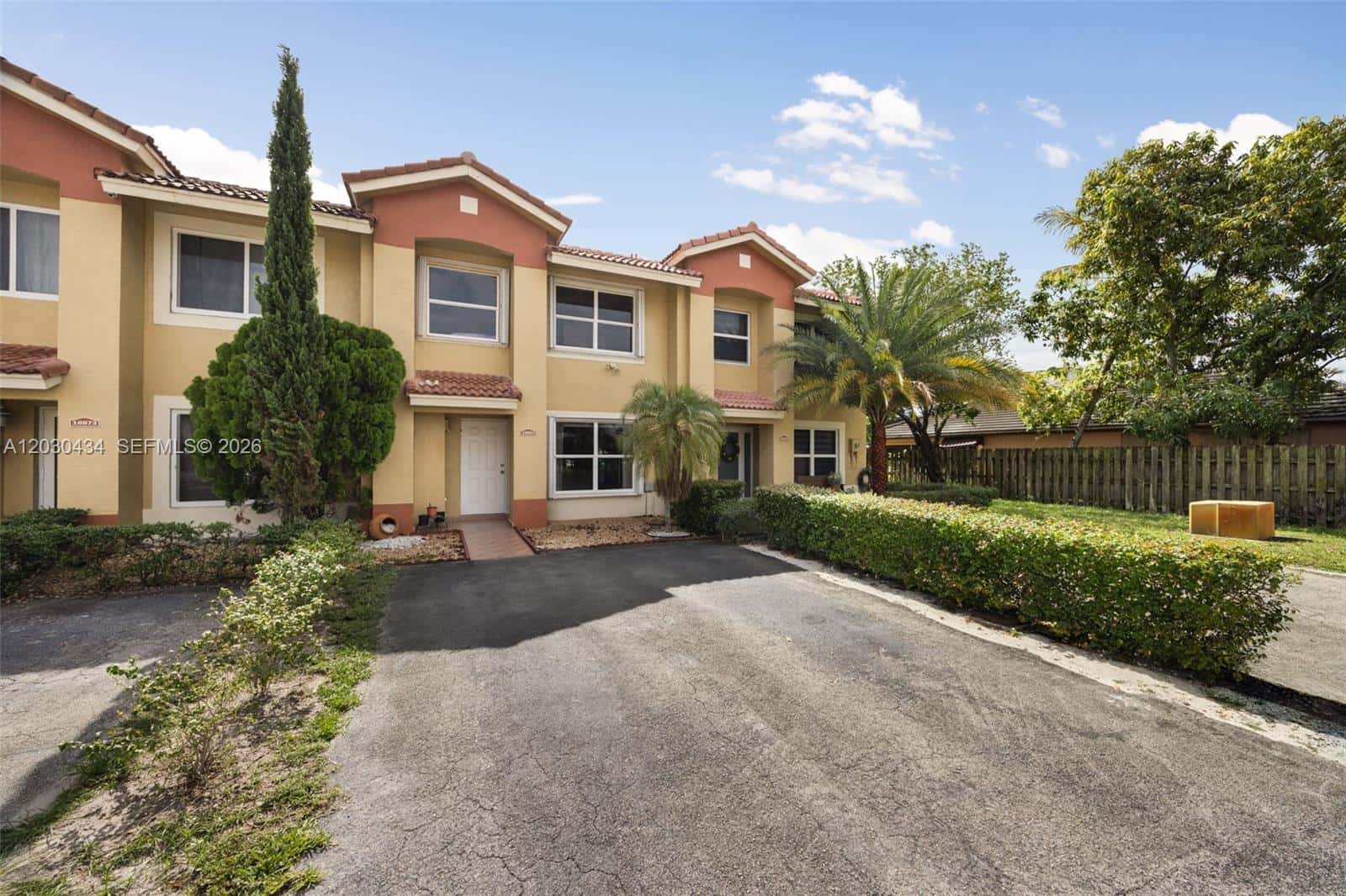 18863 NW 52nd Ct, Miami Gardens FL 33055
