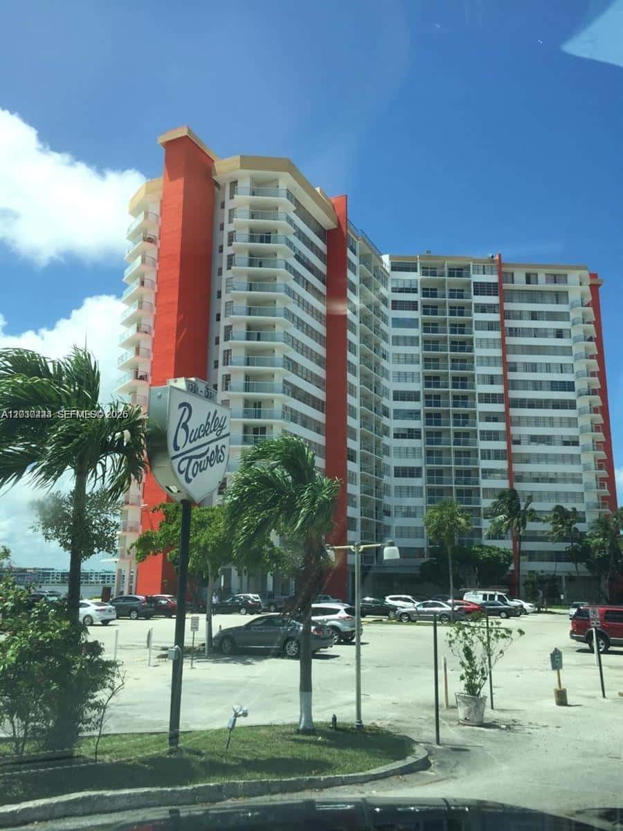 1301 NE Miami Gardens Dr # 702W, Miami FL 33179