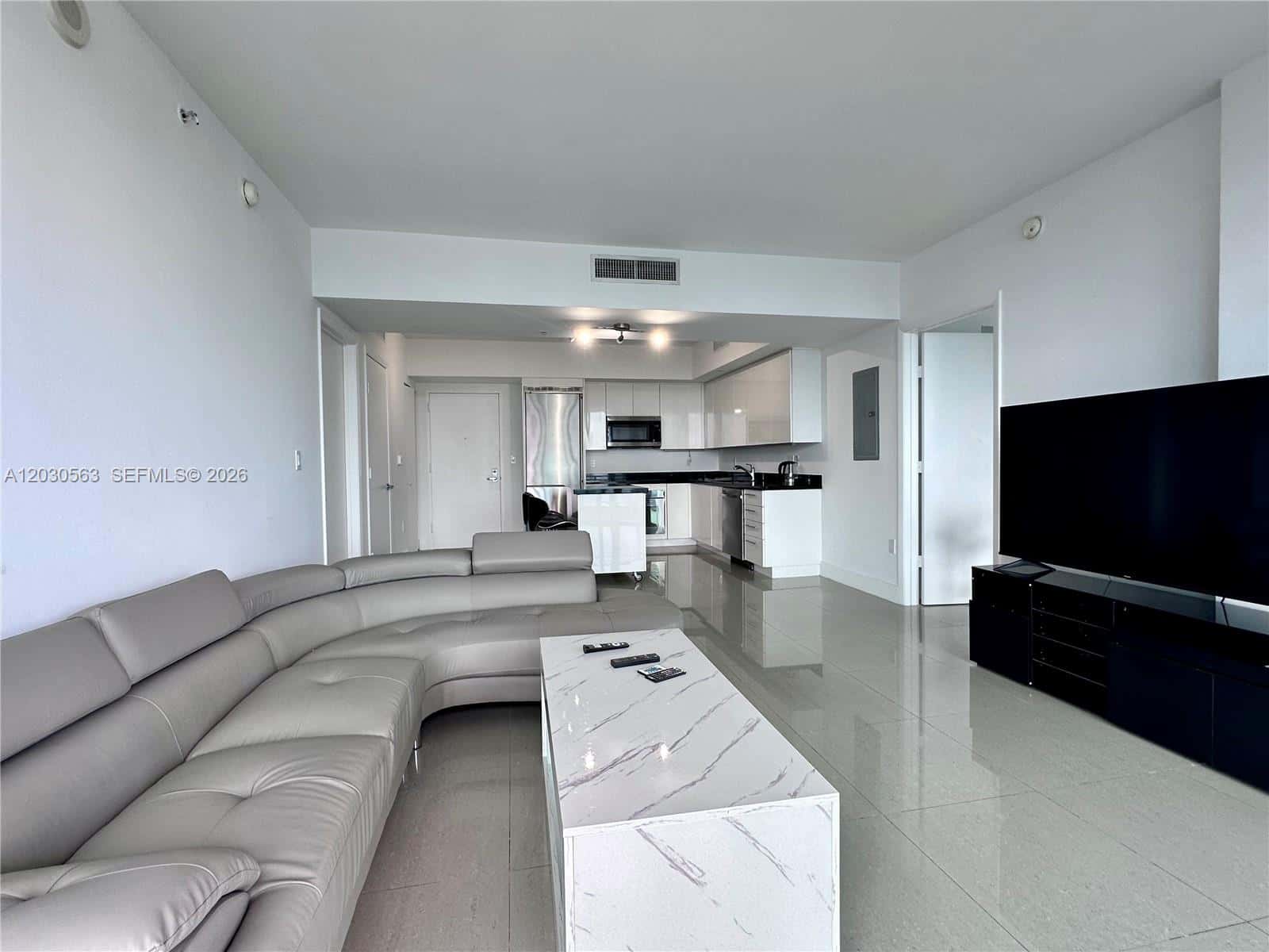 92 SW 3rd St # 4111, Miami FL 33130