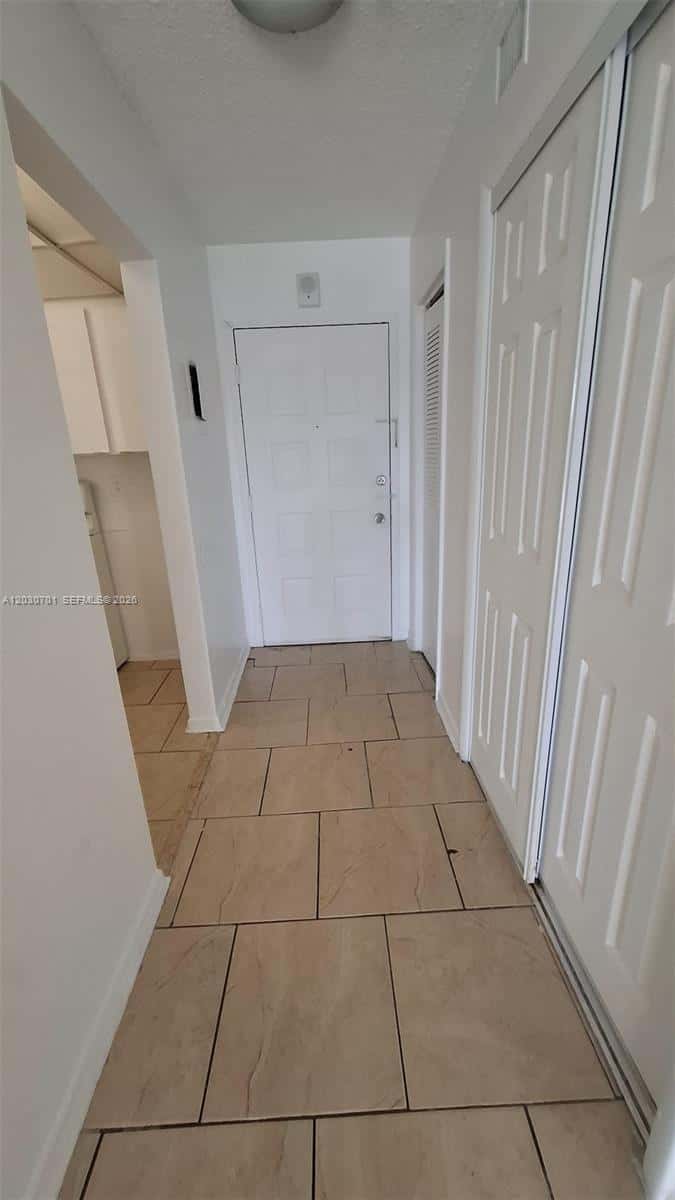 6950 Miami Gardens Dr # 304, Hialeah FL 33015