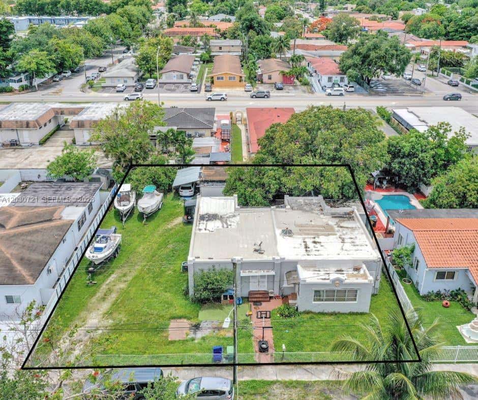 3078 NW Flagler Ter, Miami FL 33125