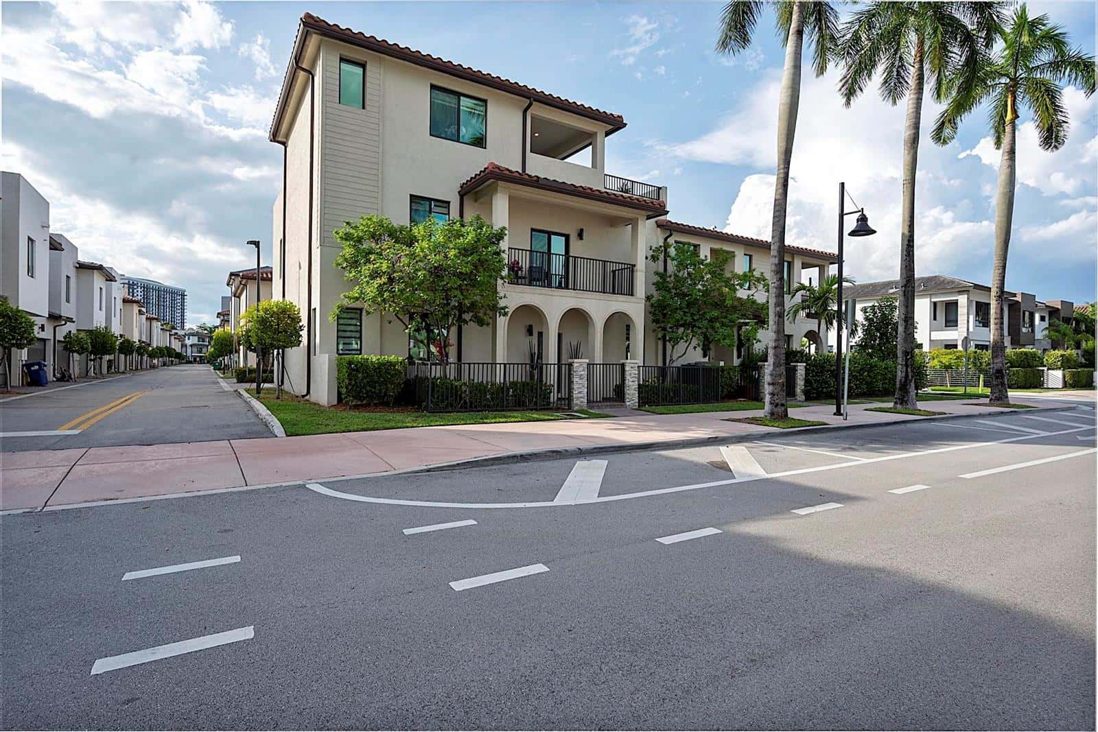 8321 Central Park Boulevard, Doral FL 33166