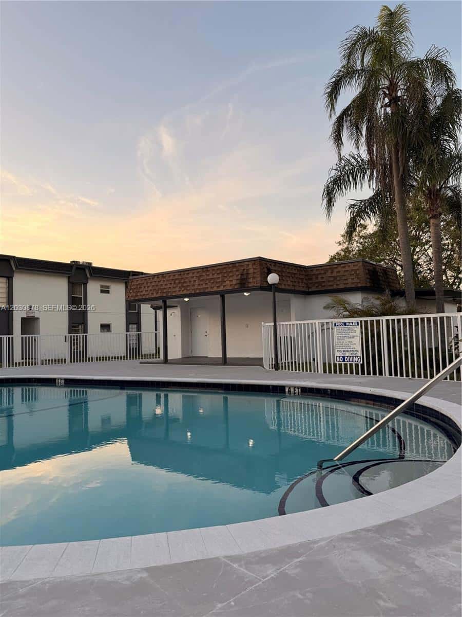7250 SW 94th Pl # B8, Miami FL 33173