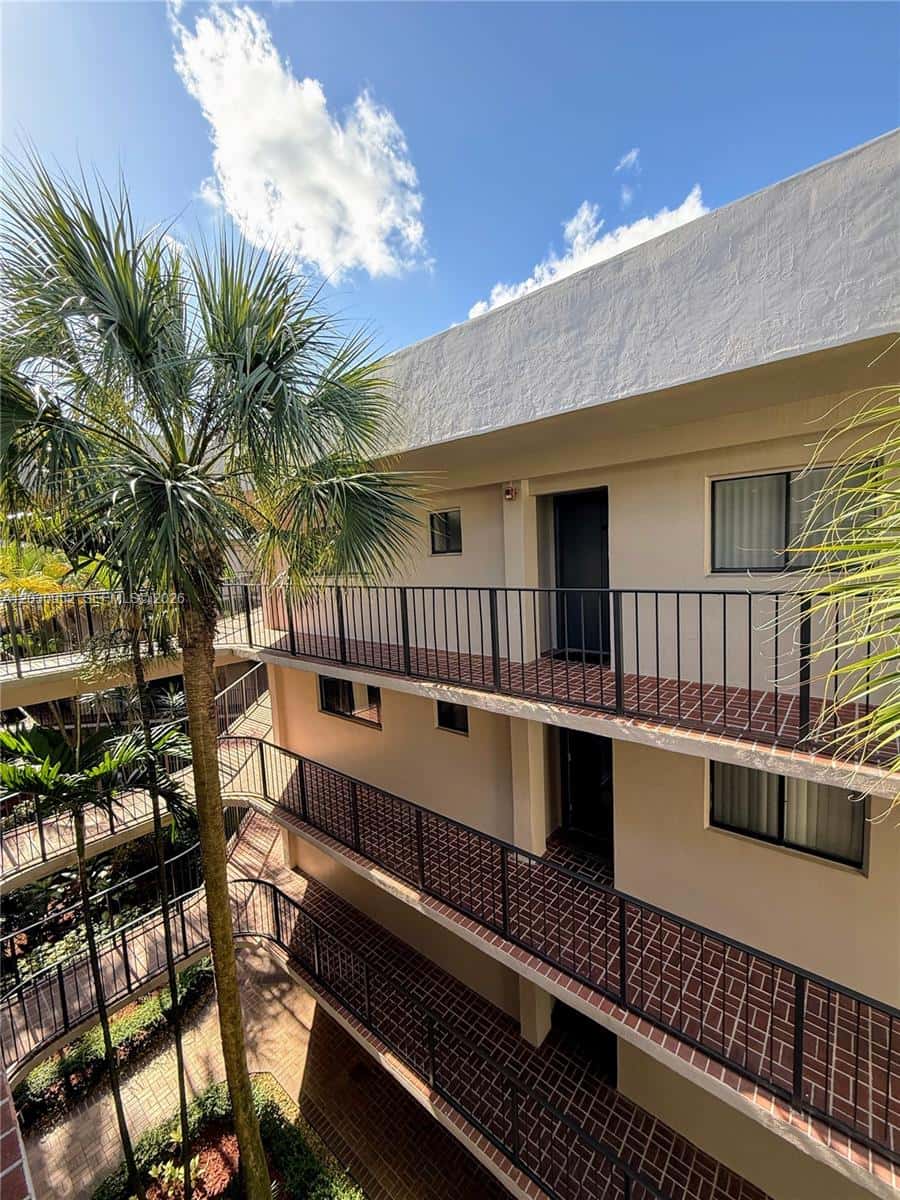 8540 SW 133rd Ave Rd # 422, Miami FL 33183
