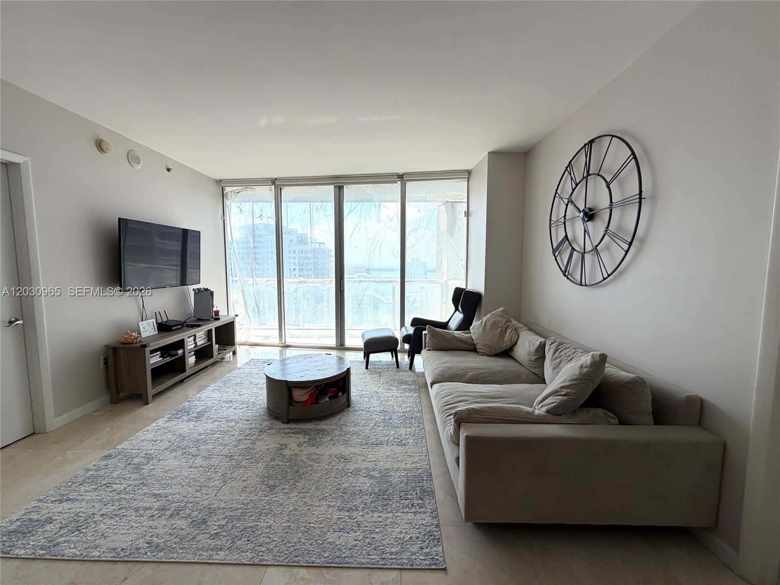 475 Brickell ave # 2707, Miami FL 33131