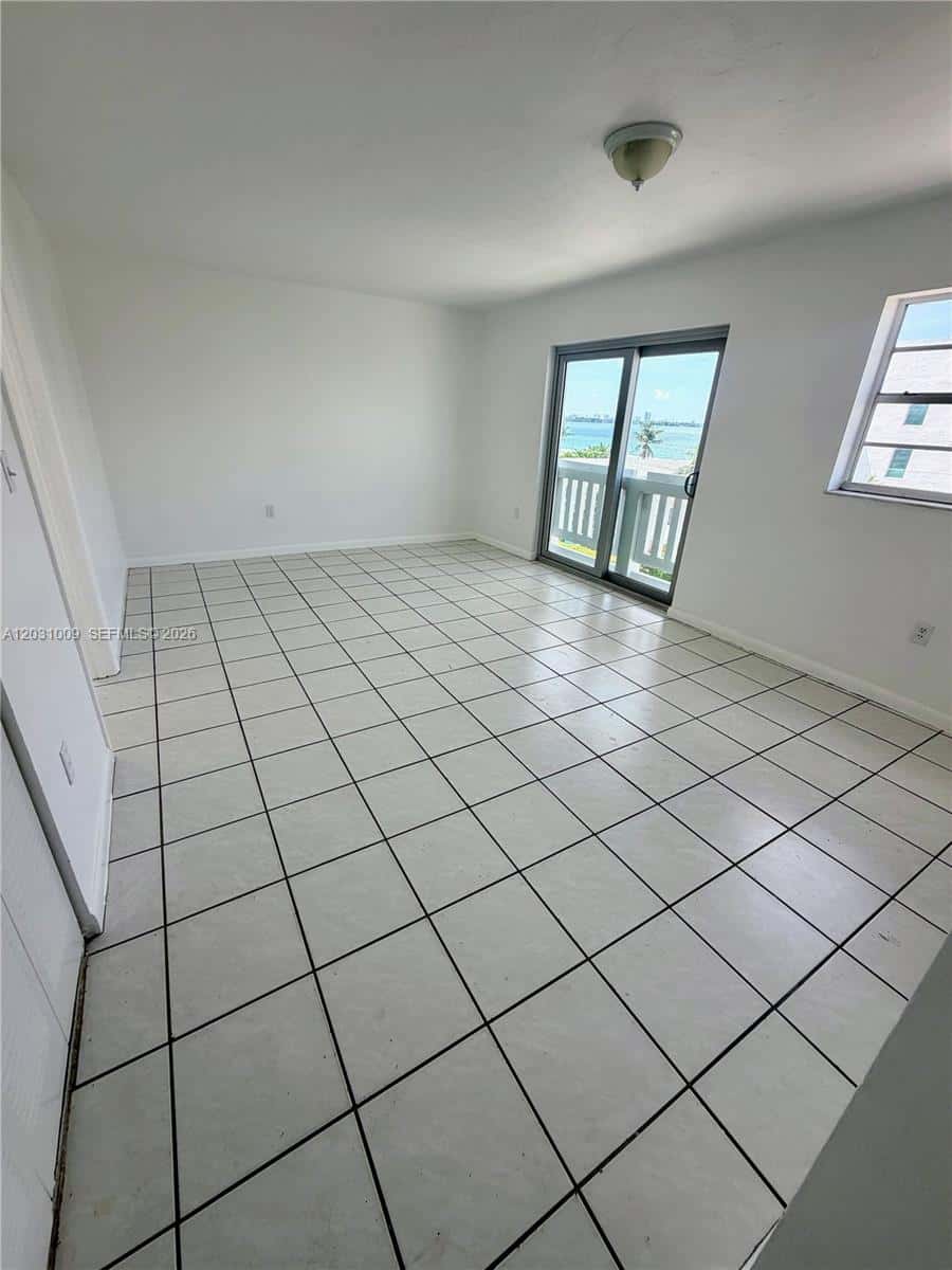 2001 Bay Dr # 401, Miami Beach FL 33141