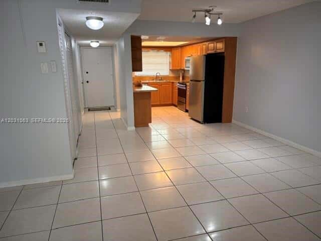 11103 NW 7th St # 2, Miami FL 33172