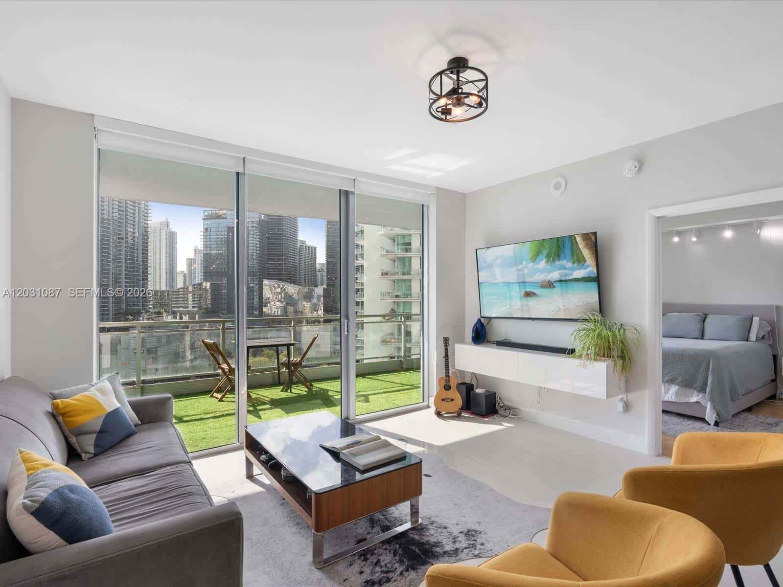 90 SW 3rd St # 2015, Miami FL 33130