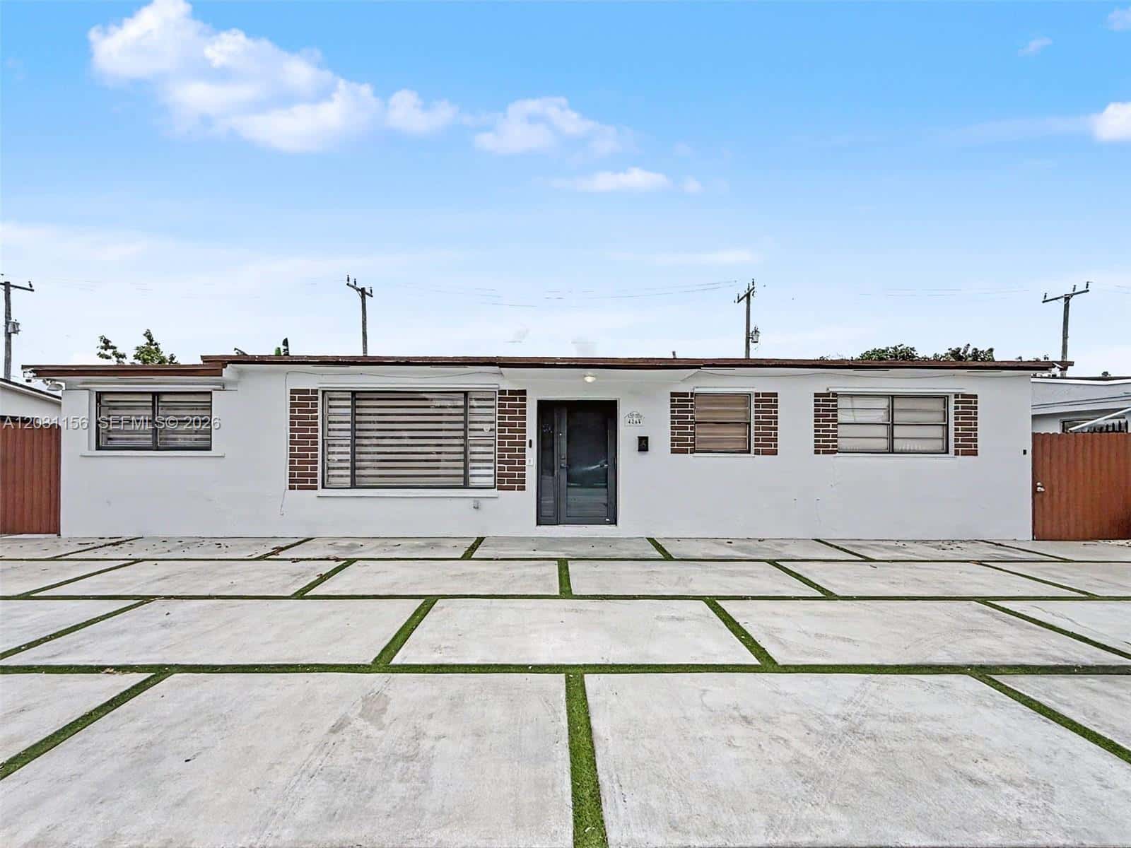 4265 W 8th Ave, Hialeah FL 33012