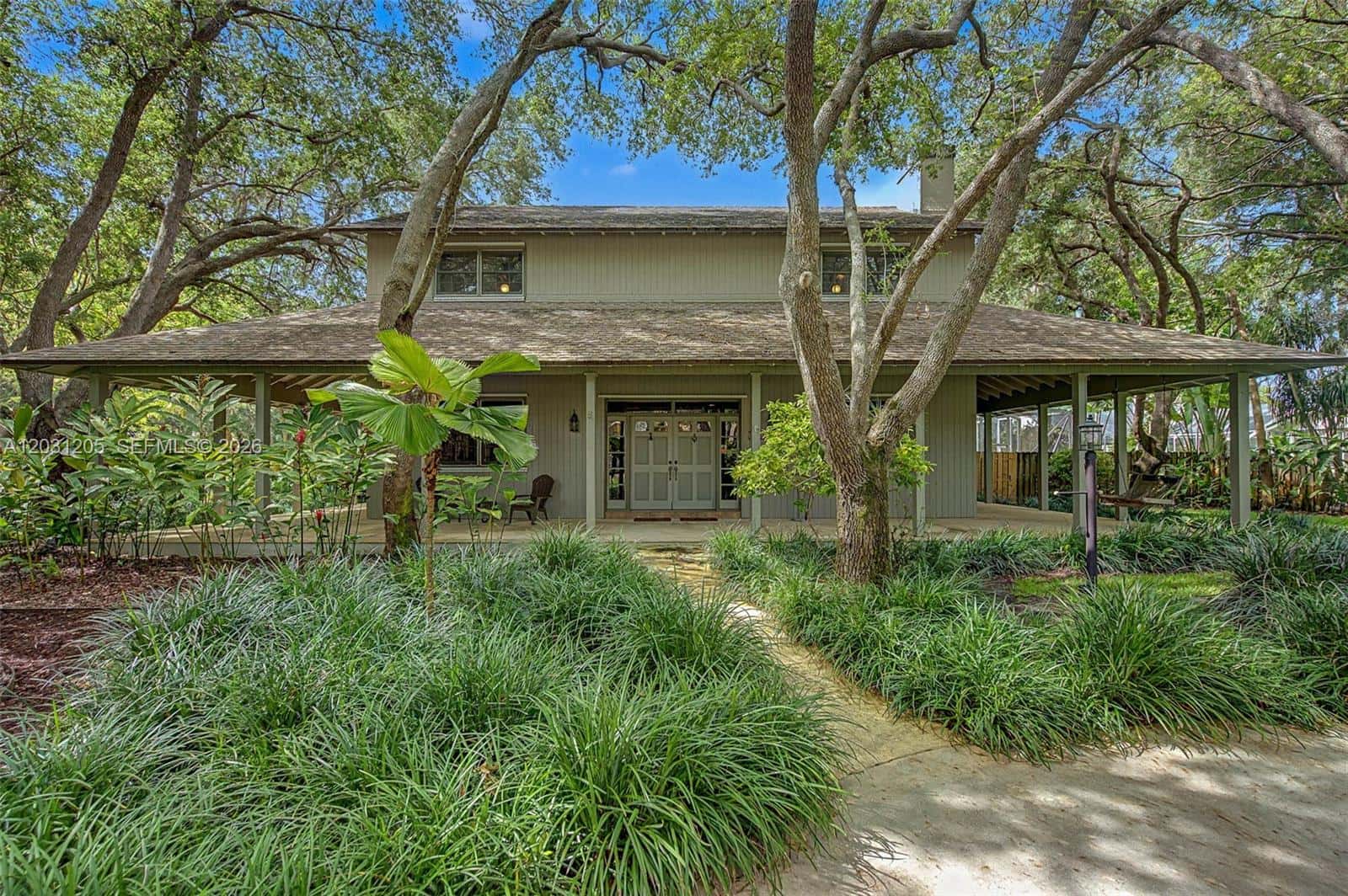 8200 SW 182nd St, Palmetto Bay FL 33157