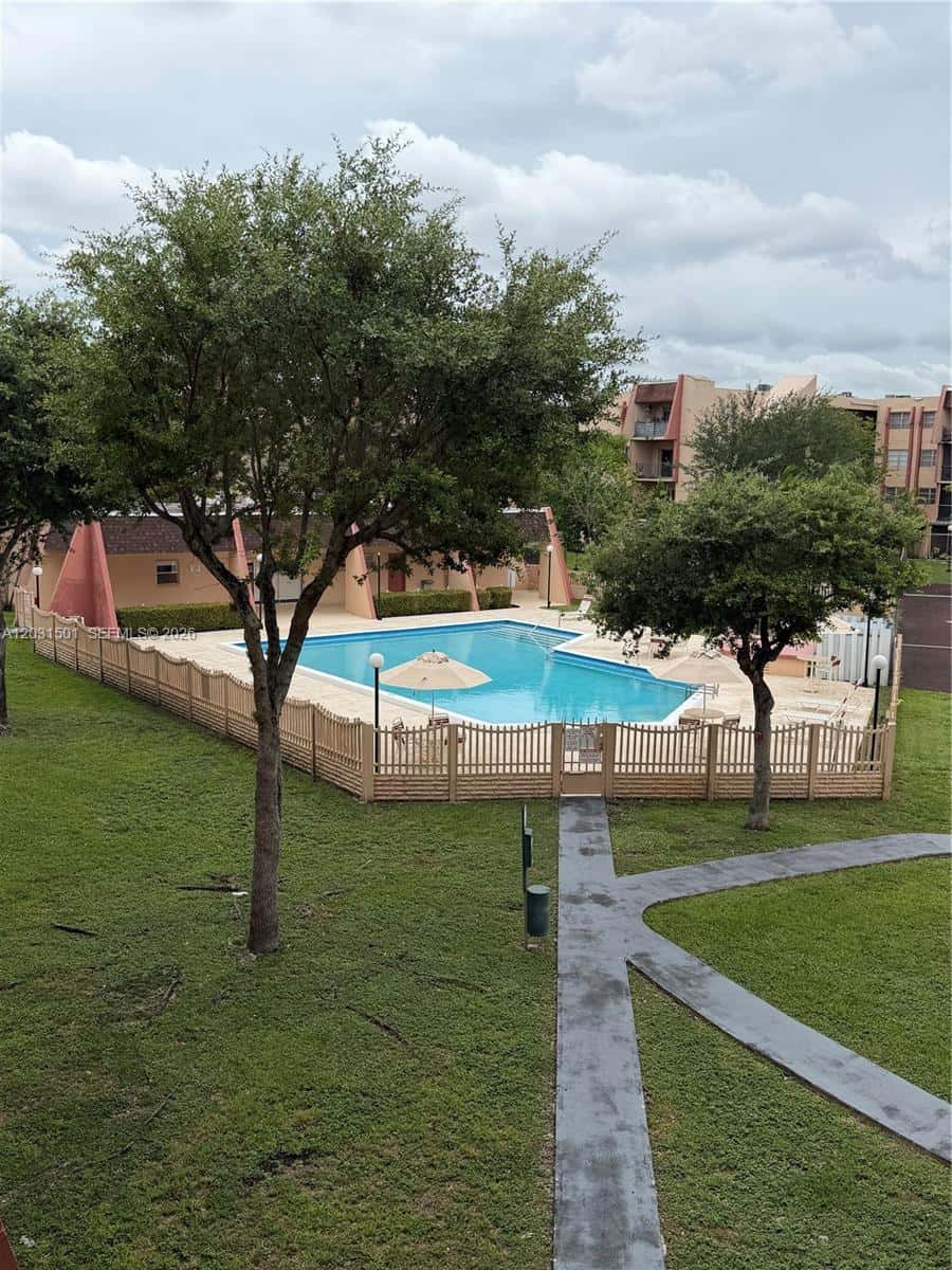 13701 Kendale Lakes Cir # 308, Miami FL 33183