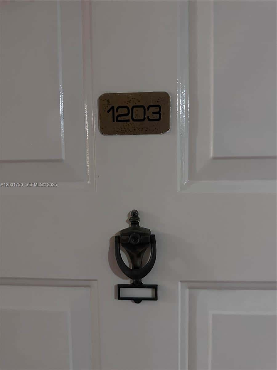 5880 W Collins Ave # 1203, Miami Beach FL 33140