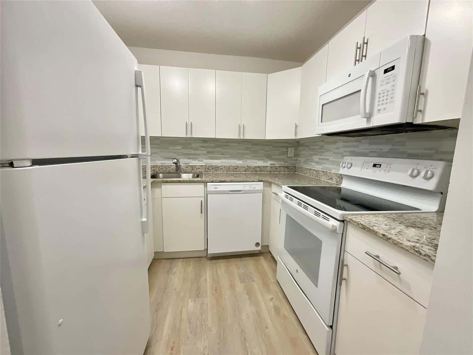 9517 Fontainebleau Boulevard # 615, Miami FL 33172