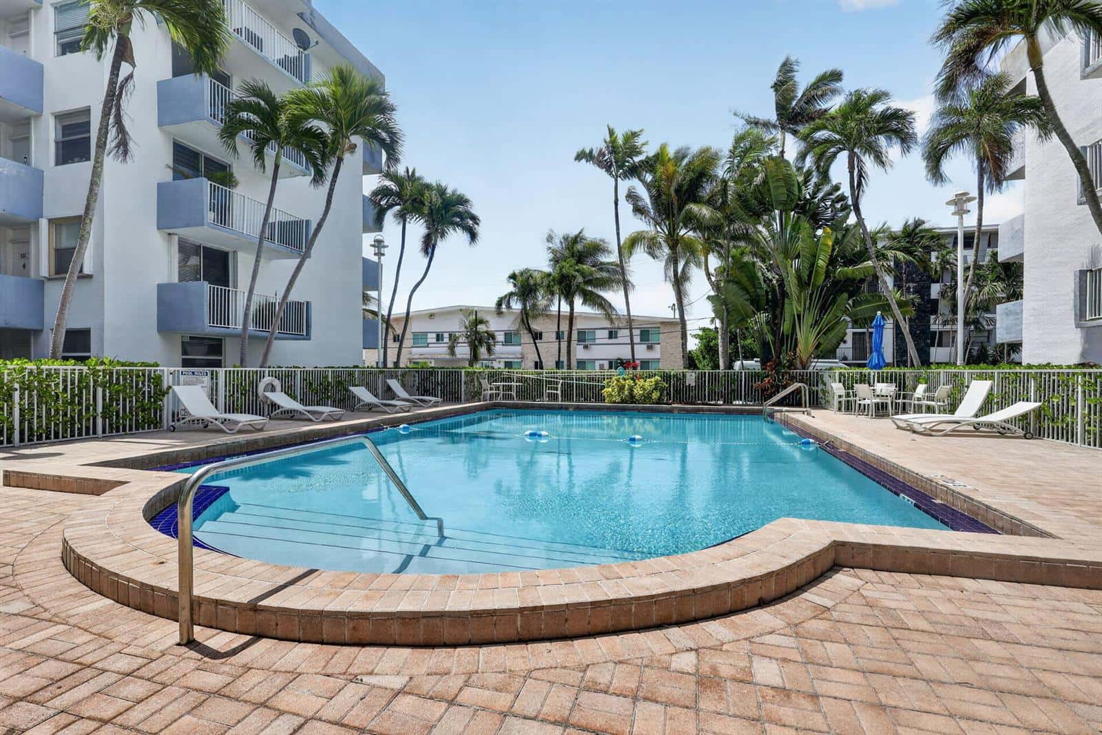1801 S Treasure Drive # 415, North Bay Village FL 33141