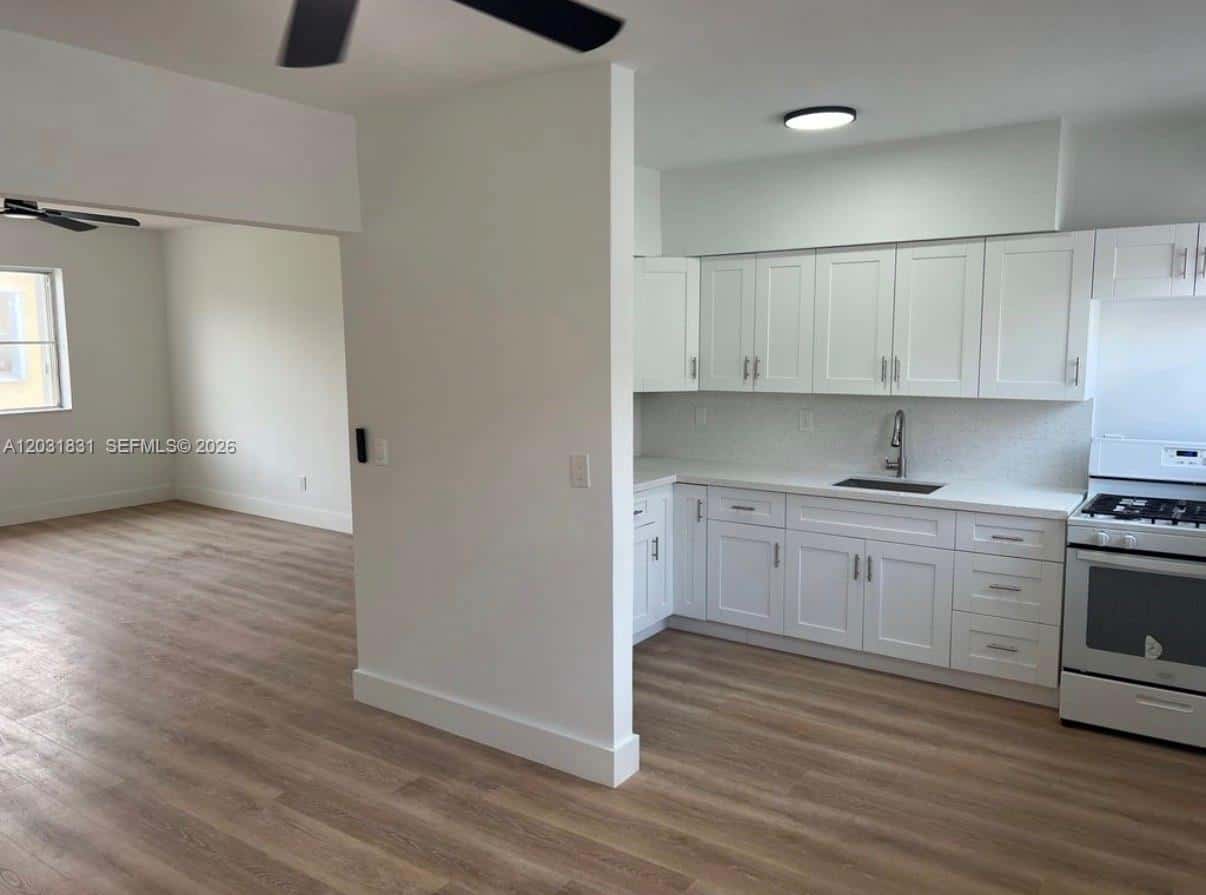 7730 Byron Ave # 4, Miami Beach FL 33141