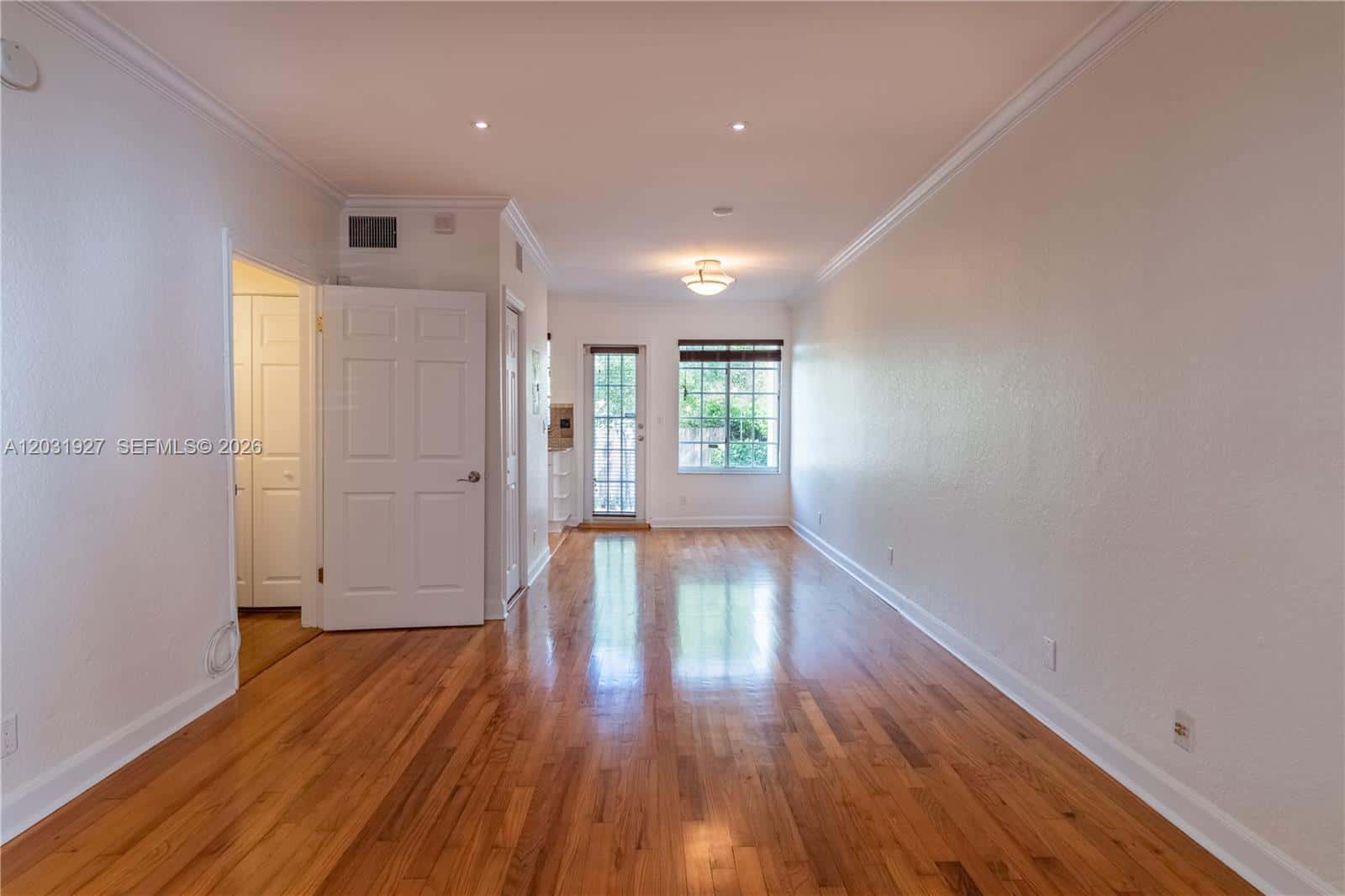15 Madeira Ave # 9, Coral Gables FL 33134