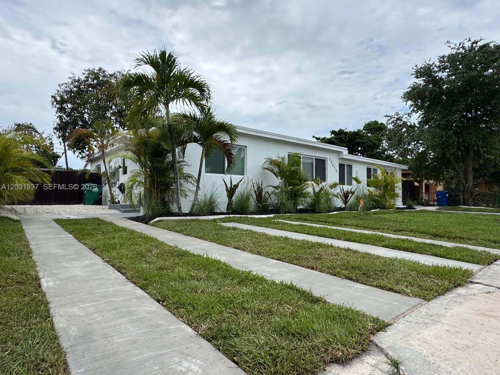 15615 NE 5th Ct # B, Miami FL 33162