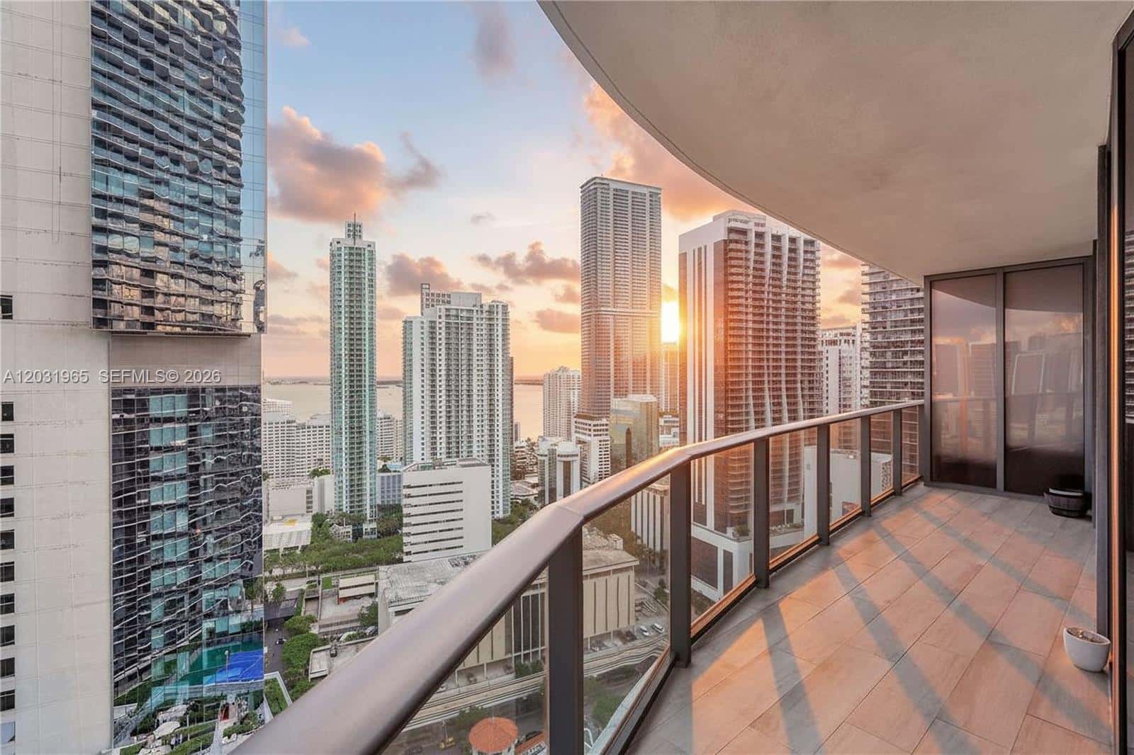 45 SW 9th St # 2901, Miami FL 33130