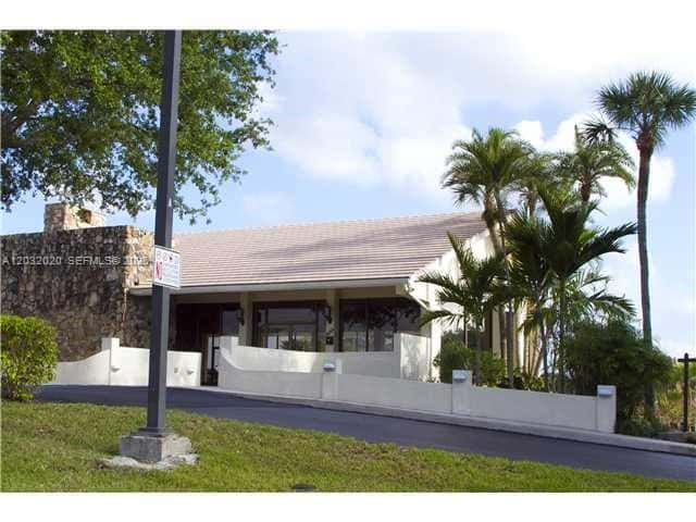 7956 Camino Cir # A4, Miami FL 33143