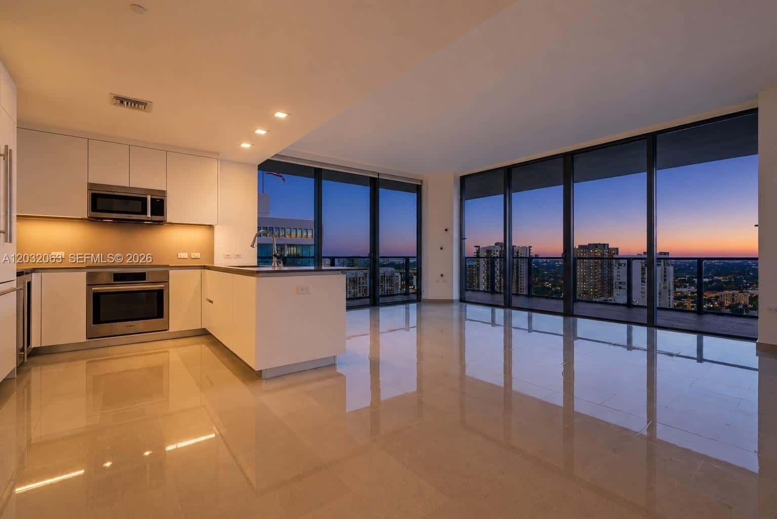 88 SW 7th St # 2302, Miami FL 33130