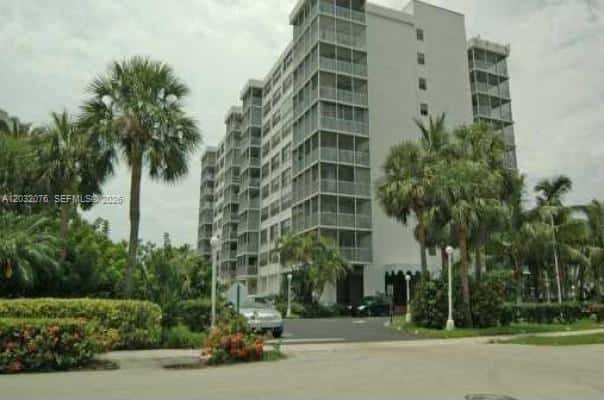 150 Ocean Lane Dr # 4B, Key Biscayne FL 33149