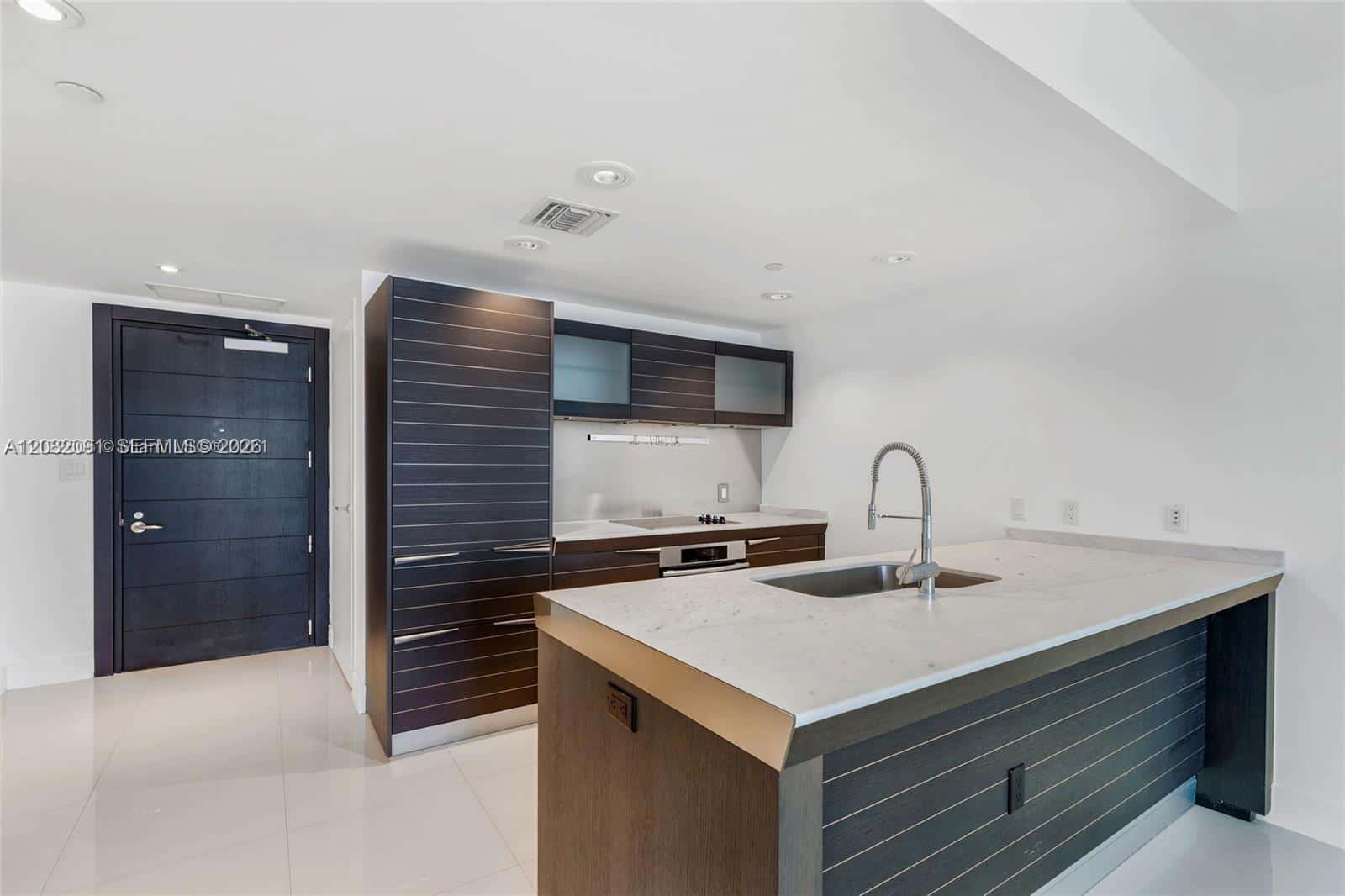 200 Biscayne Boulevard Way # 3713, Miami FL 33131