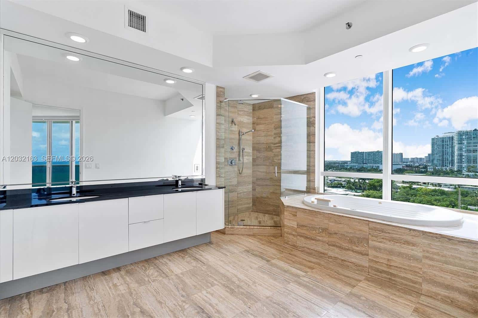 15901 Collins Ave # 904, Sunny Isles Beach FL 33160