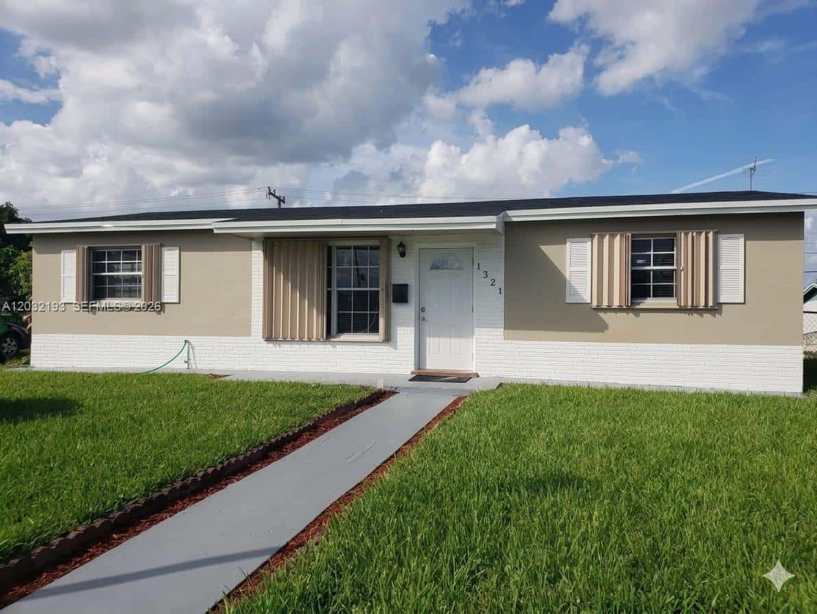 1321 NW 199th St, Miami Gardens FL 33169