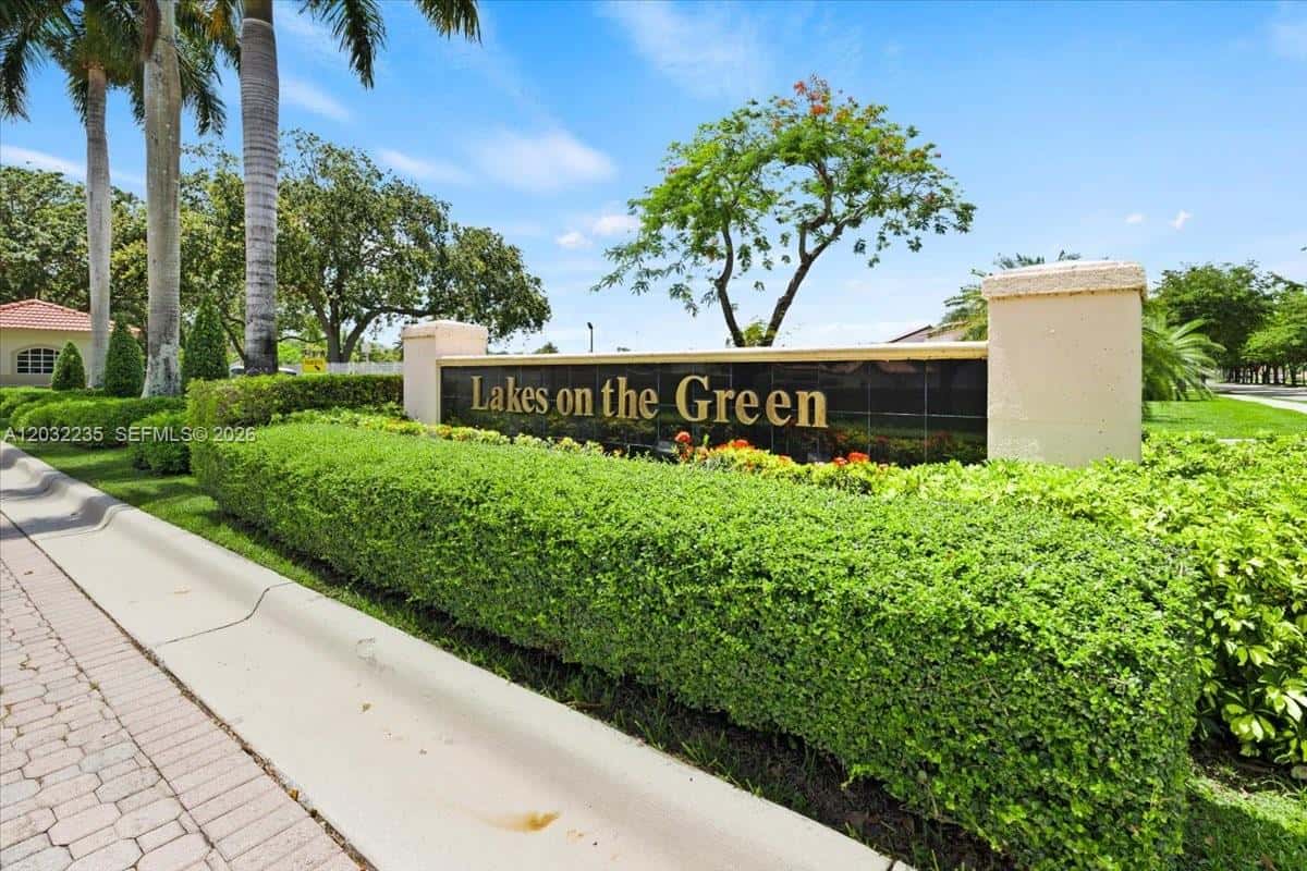 19291 NW 90th Ct, Hialeah FL 33018