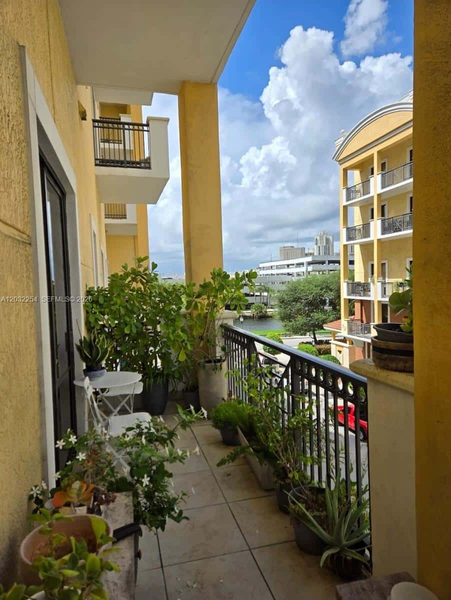 8390 SW 72nd Ave # 312, Miami FL 33143