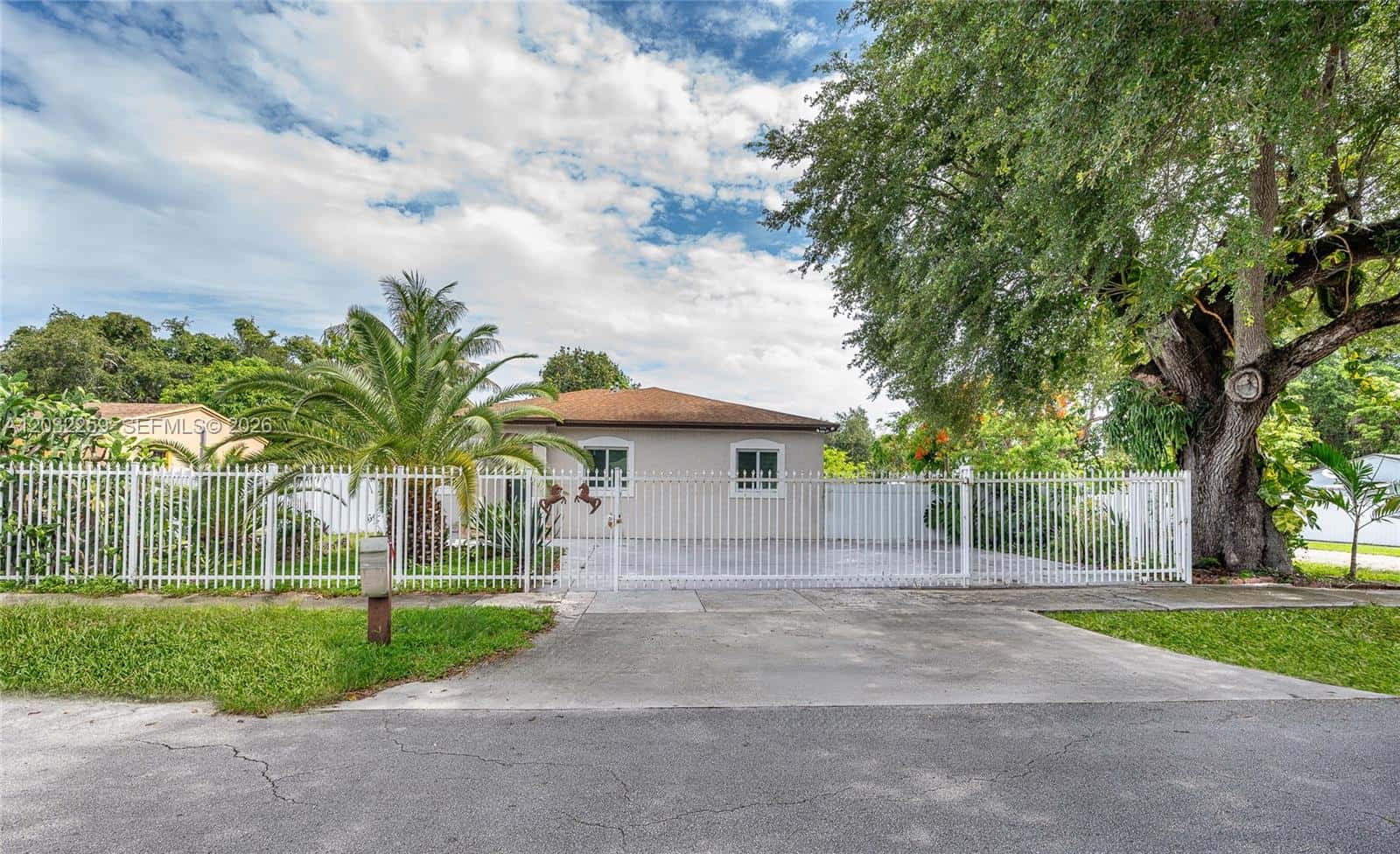 1507 NW 100th St, Miami FL 33147