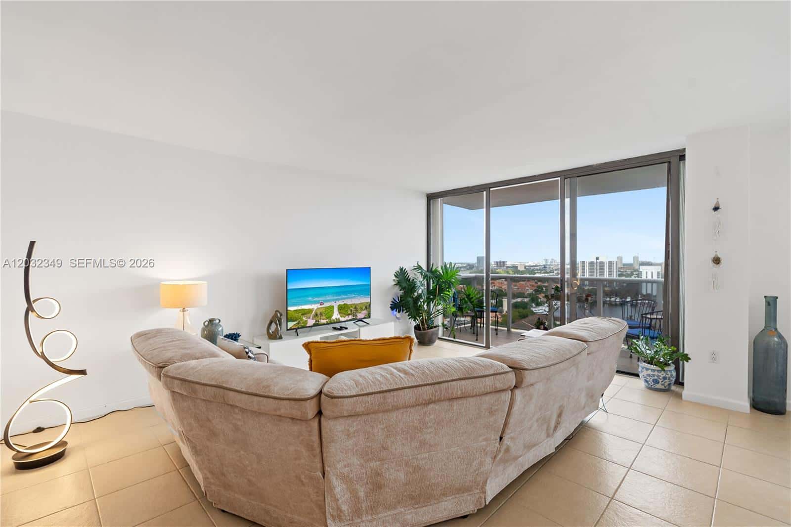 3675 N Country Club Dr # 2201, Aventura FL 33180