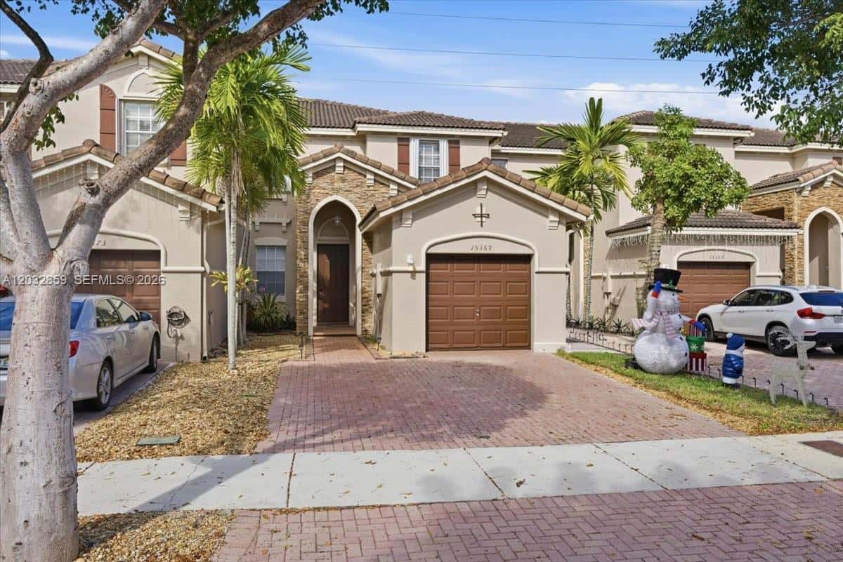 15369 SW 8th Ln, Miami FL 33194