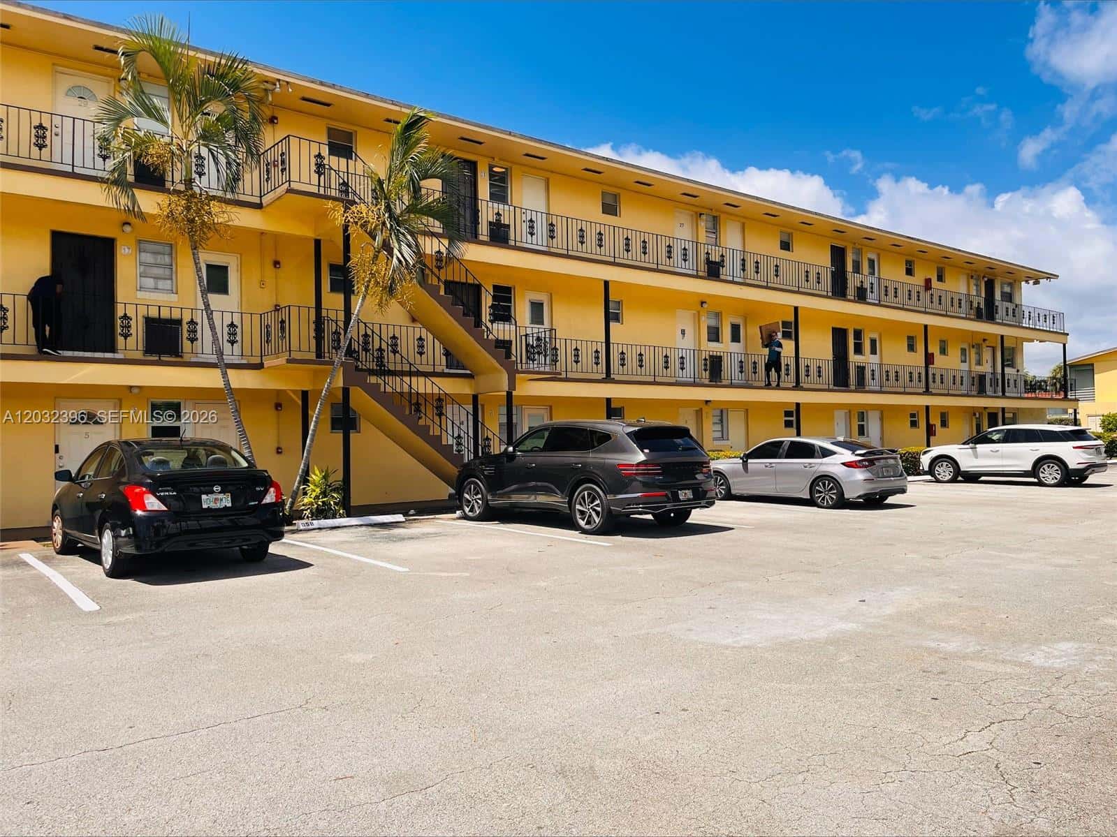2880 NE 203rd St # 28B, Aventura FL 33180