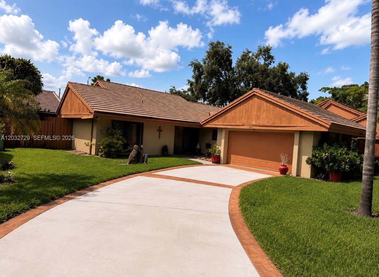 20451 NE 10th Pl # 20451, Miami FL 33179