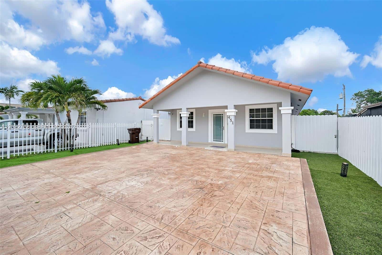 451 E 37th St, Hialeah FL 33013