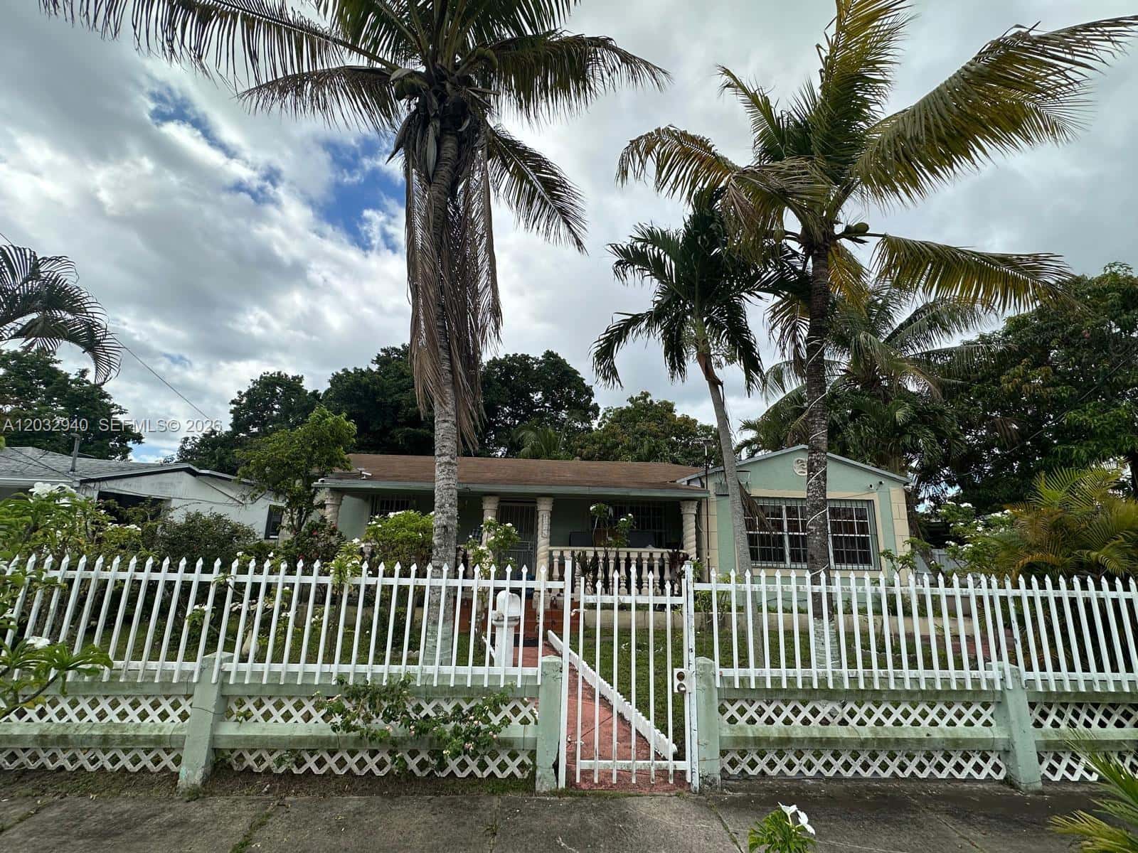 1376 NW 45th St, Miami FL 33142