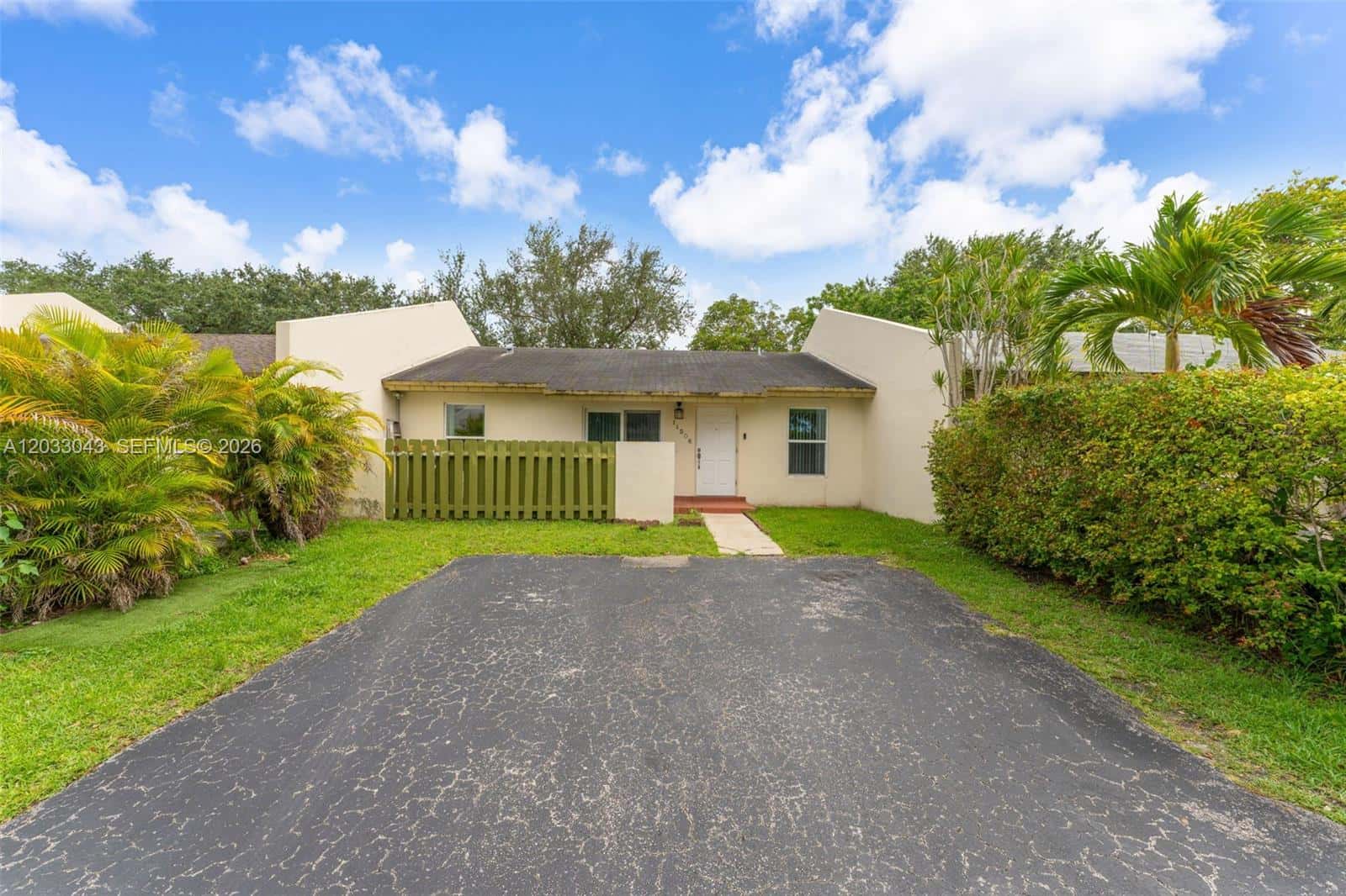 11506 SW 124th Pl # 11506, Miami FL 33186