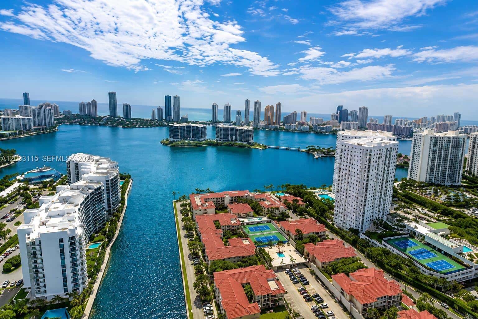 3135 NE 184th St # 2104, Aventura FL 33160