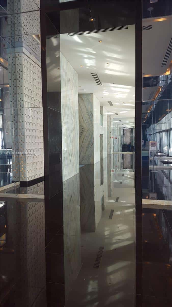 335 S Biscayne Blvd # 2106, Miami FL 33131