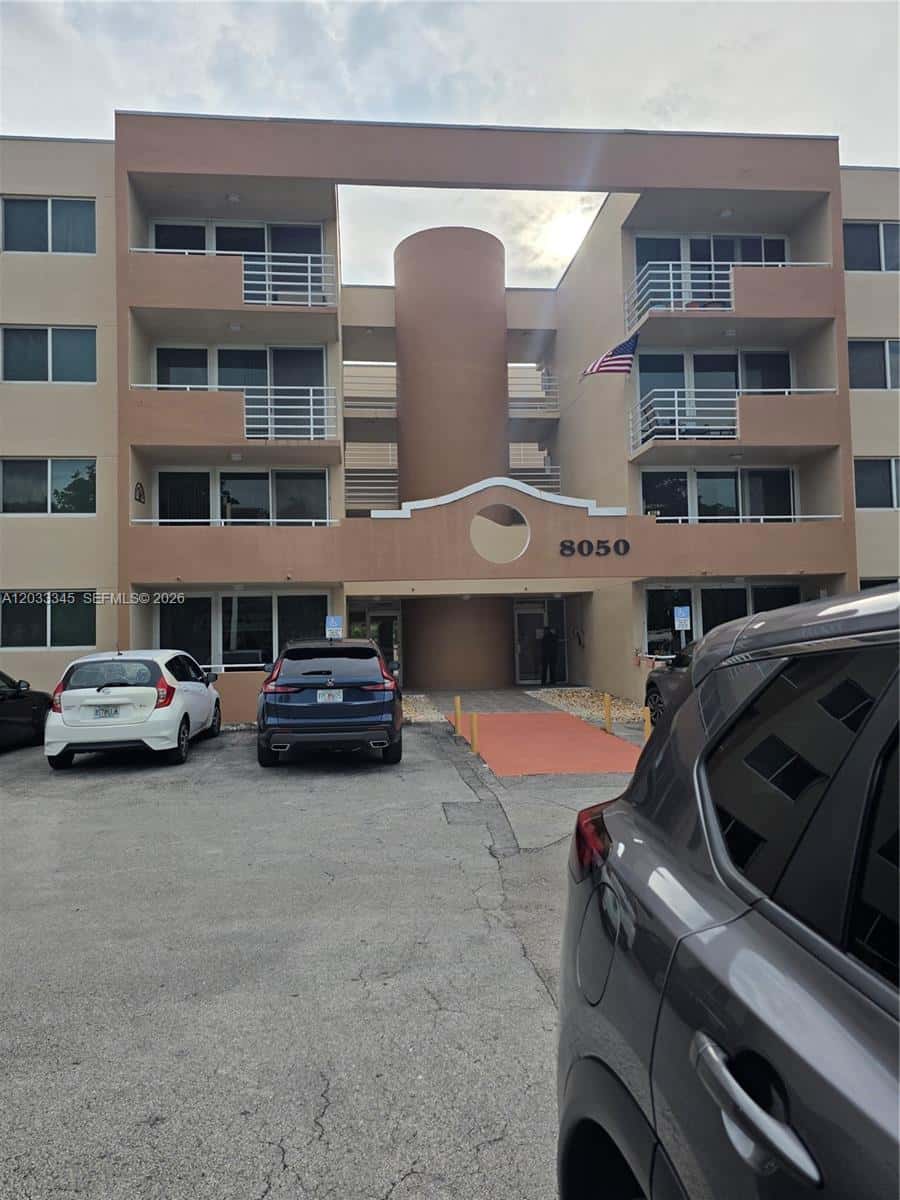 8050 NW 8th St # 110, Miami FL 33126