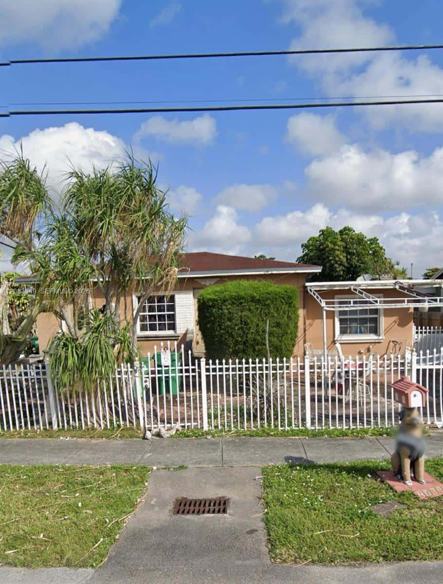 9039 SW 34th St, Miami FL 33165
