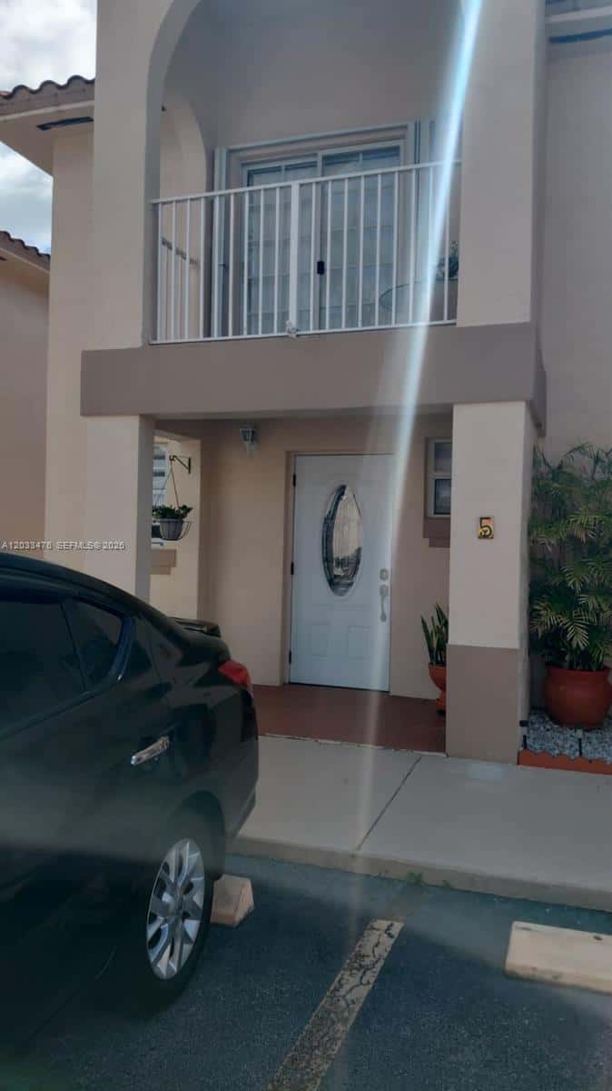 507 W 68th St # 5, Hialeah FL 33014