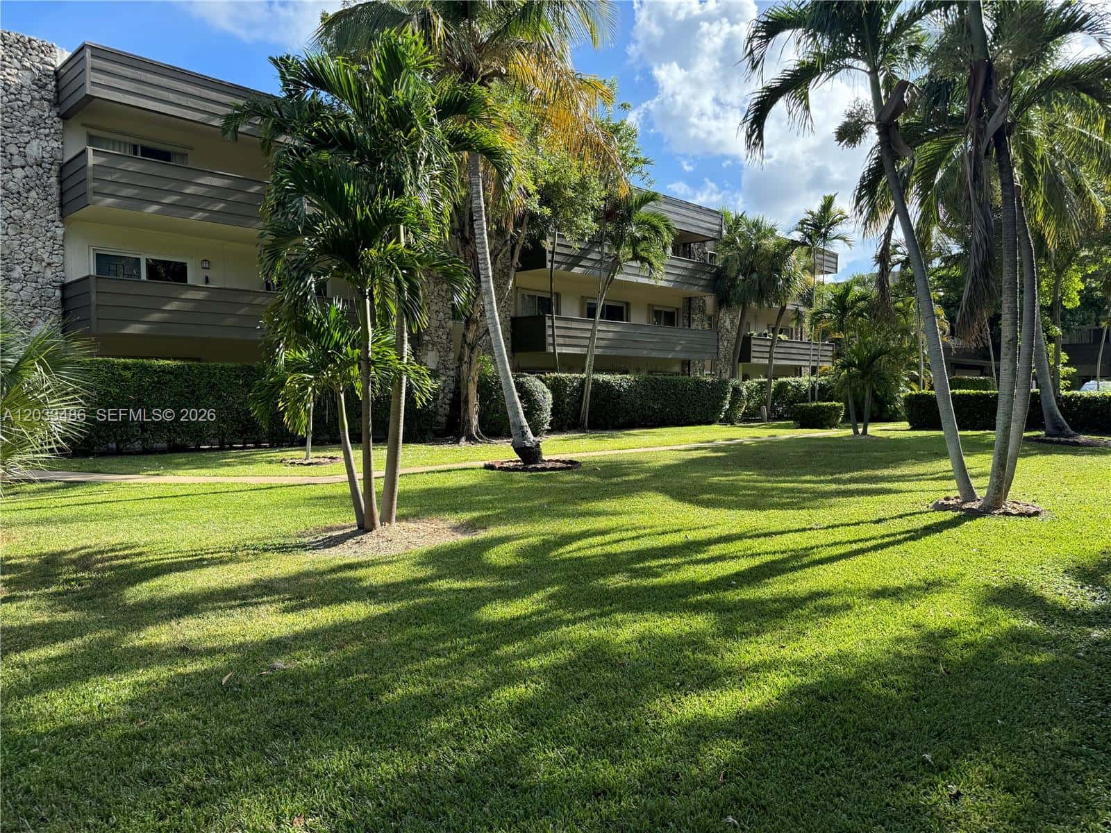 8335 SW 72 AV # 211D, Miami FL 33143