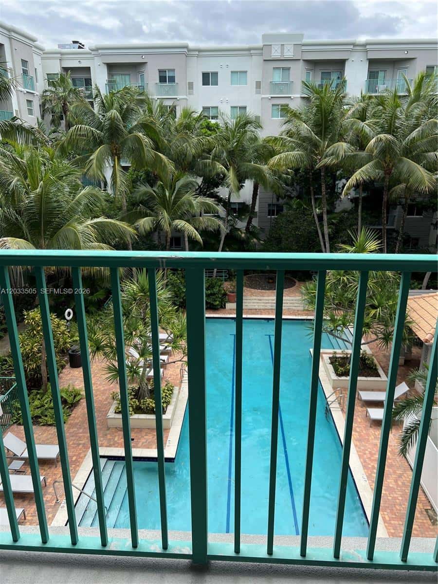 6001 SW 70th St # 425, South Miami FL 33143