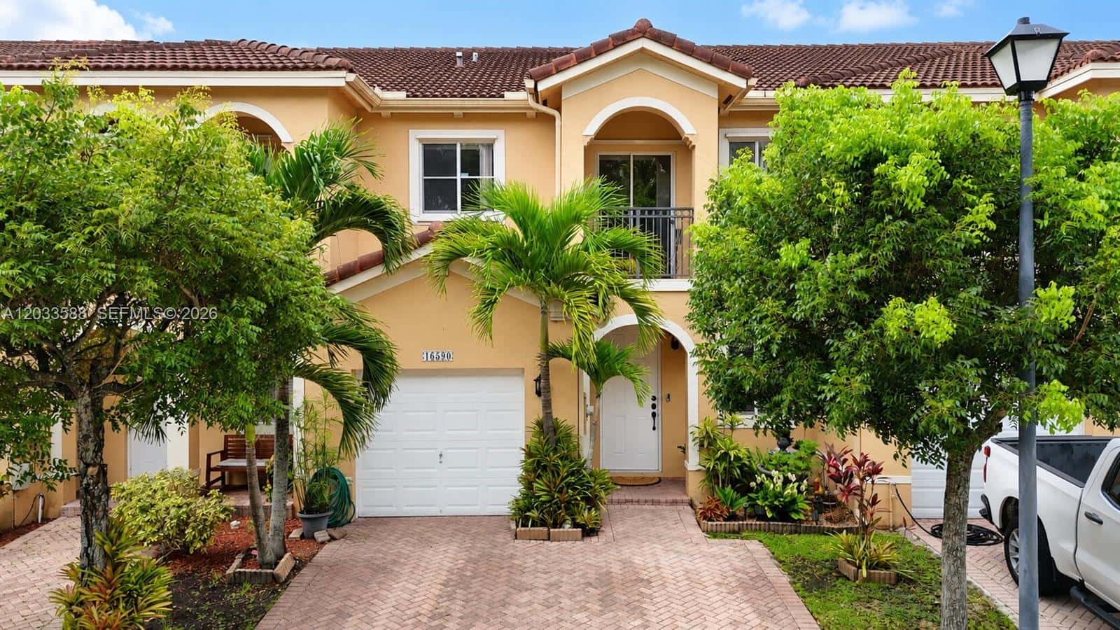 16590 SW 70th St, Miami FL 33193