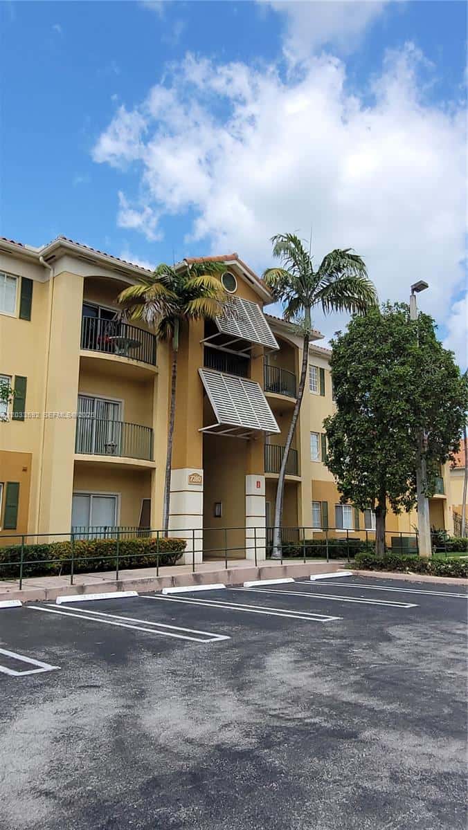 7280 NW 114th Ave # 8, Doral FL 33178