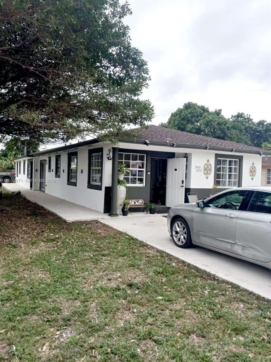 3250 NW 94 ST # 0, Miami FL 33147